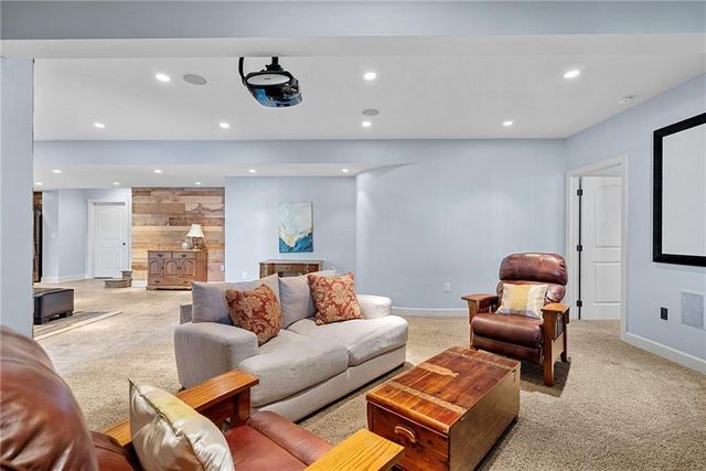 5314 W 164th Place, Overland Park, KS 66085