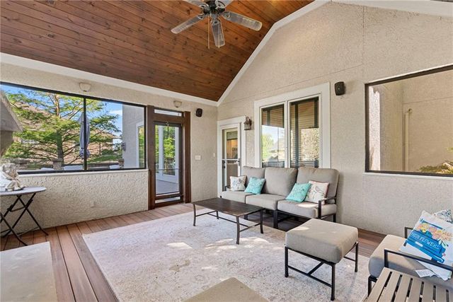 5314 W 164th Place, Overland Park, KS 66085