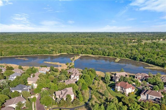 5314 W 164th Place, Overland Park, KS 66085