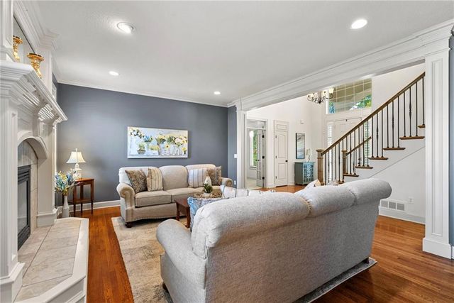 5314 W 164th Place, Overland Park, KS 66085