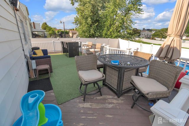 4 Carter Place, Sayreville, NJ 08859