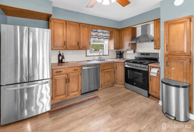 4 Carter Place, Sayreville, NJ 08859