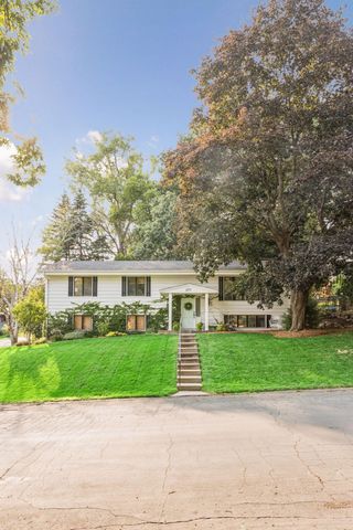 271 Heather Lane, Long Lake, MN 55356