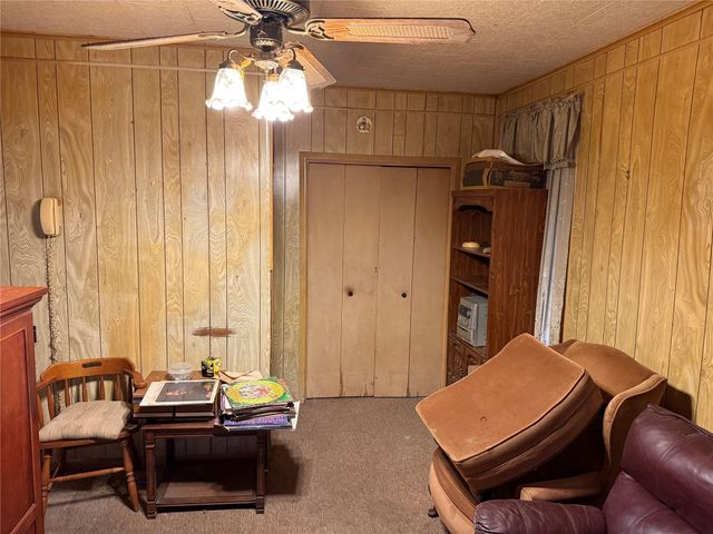 823 N Ellis ST, Giddings, TX 78942