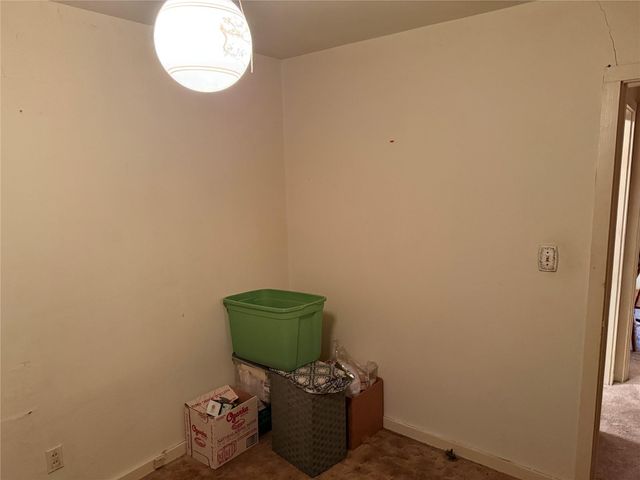 823 N Ellis ST, Giddings, TX 78942