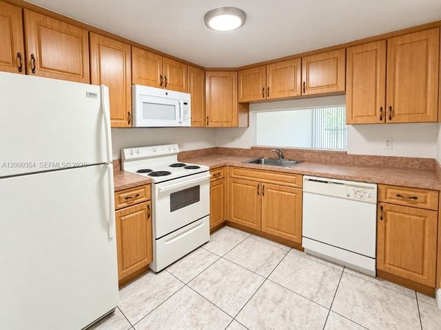 10975 SW 107th Street 313, Miami, FL 33176