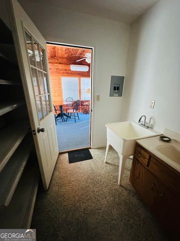 111 Maple Wood Lane, Cleveland, GA 30528