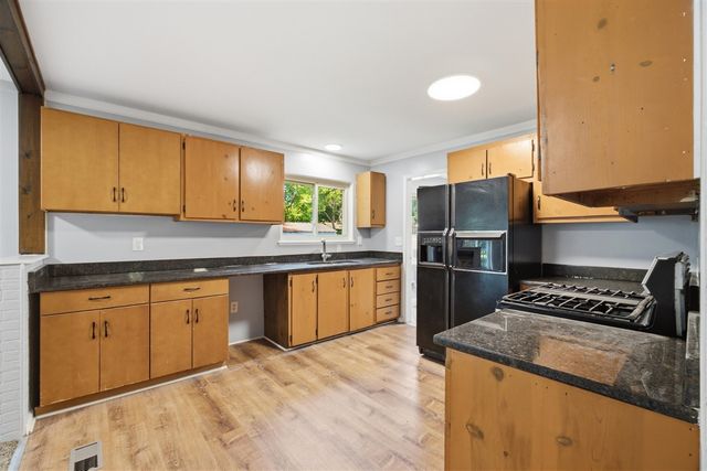 42039 Arthur Street, Belleville, MI 48111