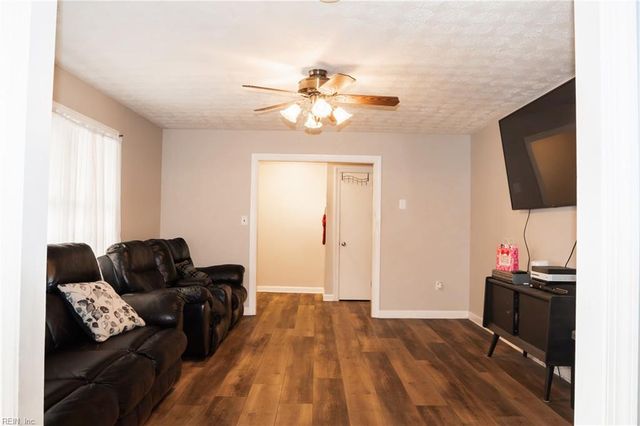 5257 Chestnut Fork RD, Gloucester, VA 23061