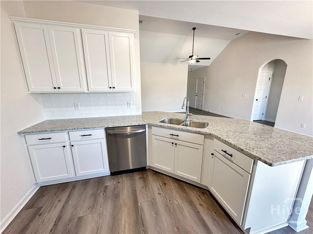 1007 Buckhead Loop SE, Allenhurst, GA 31301