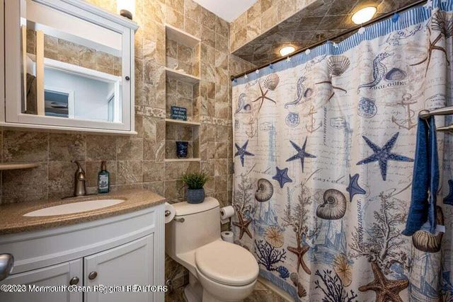 438 N Route 35 5302, Mantoloking, NJ 08738