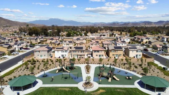 30468 Altima Court, Winchester, CA 92596