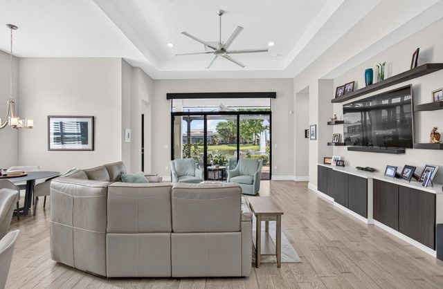 9788 Bozzano Drive, Delray Beach, FL 33446