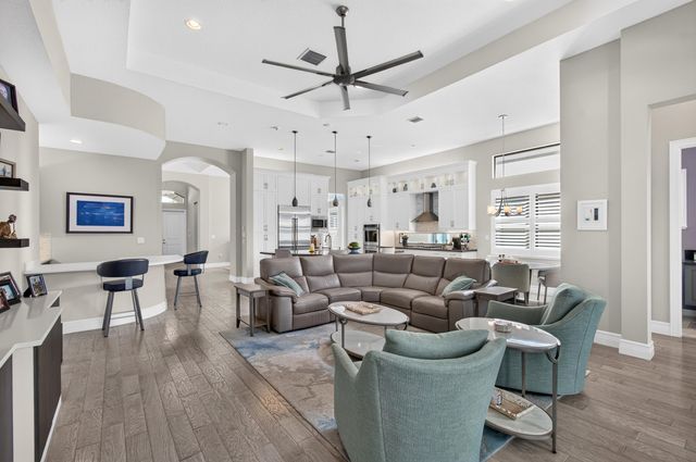 9788 Bozzano Drive, Delray Beach, FL 33446