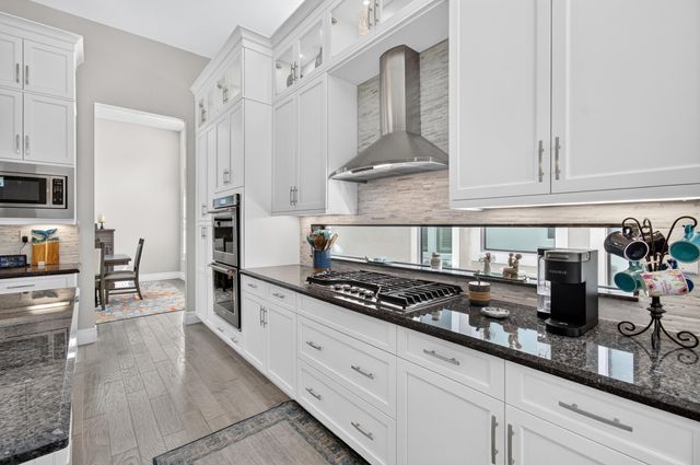 9788 Bozzano Drive, Delray Beach, FL 33446