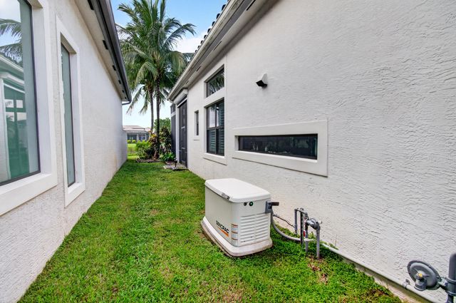 9788 Bozzano Drive, Delray Beach, FL 33446