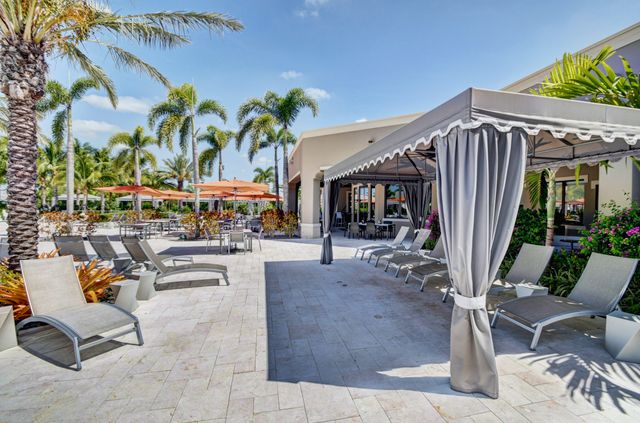9788 Bozzano Drive, Delray Beach, FL 33446