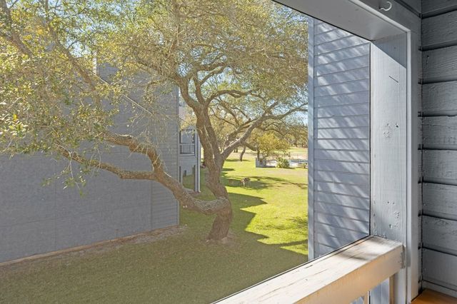 209 Forest Hills 120, Rockport, TX 78382