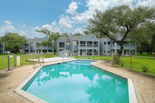 209 Forest Hills 120, Rockport, TX 78382