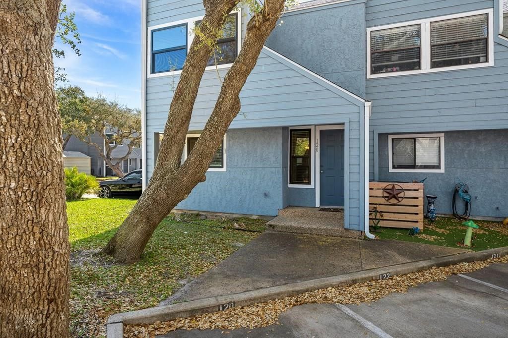 209 Forest Hills 120, Rockport, TX 78382