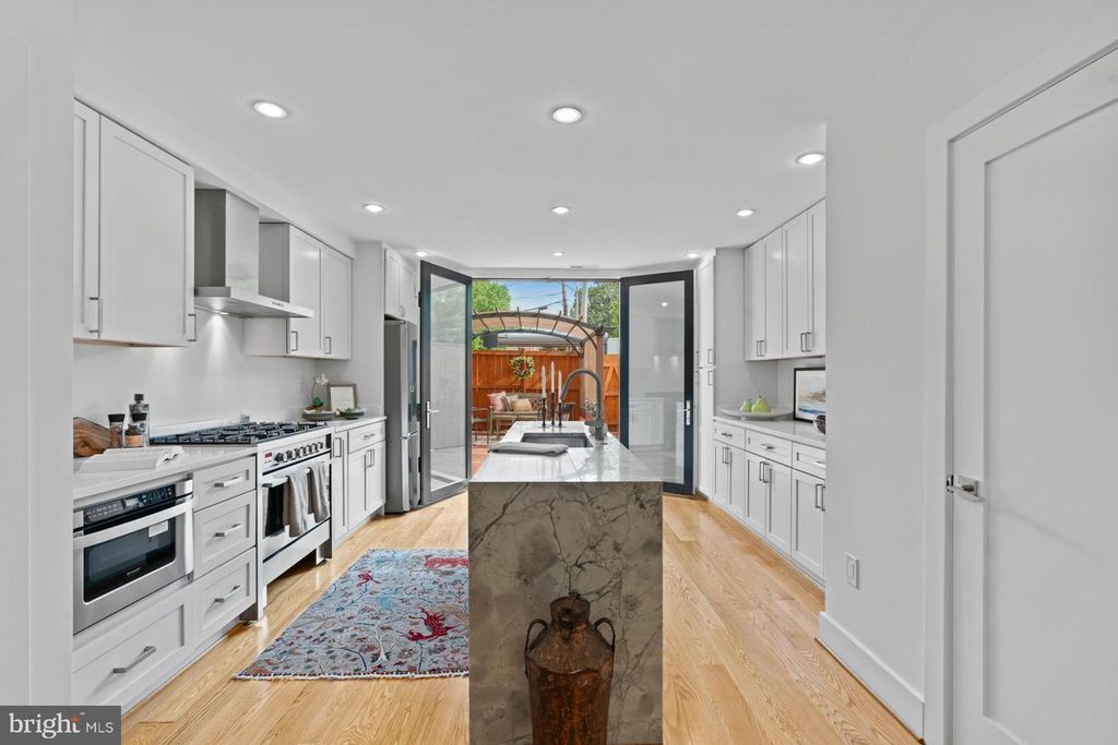 320 A ST NE, Washington, DC 20002