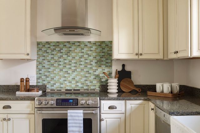 4 Hurlbut Street, Cambridge, MA 02138