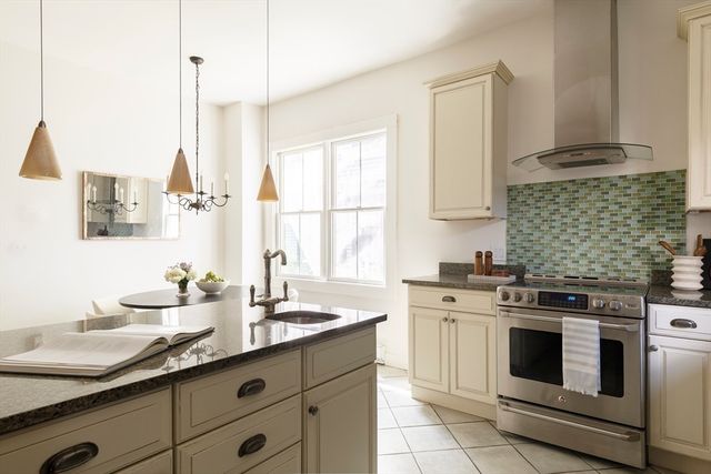 4 Hurlbut Street, Cambridge, MA 02138