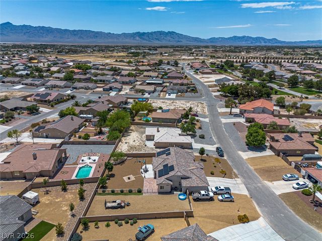 4951 East Parkwood Drive, Pahrump, NV 89061