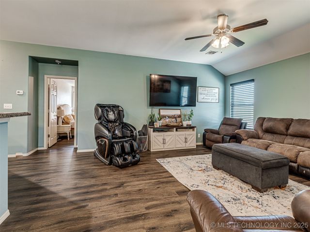 6606 N 128 East Avenue, Owasso, OK 74055