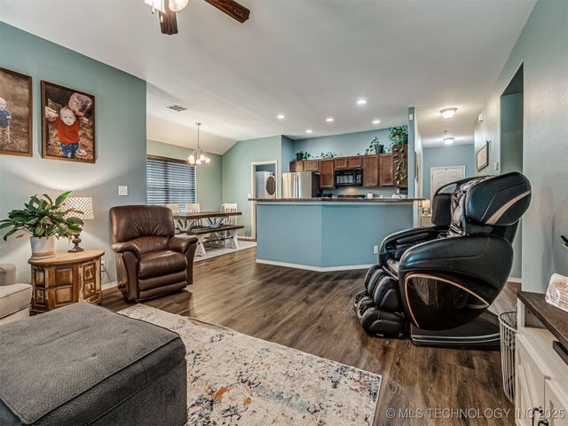 6606 N 128 East Avenue, Owasso, OK 74055