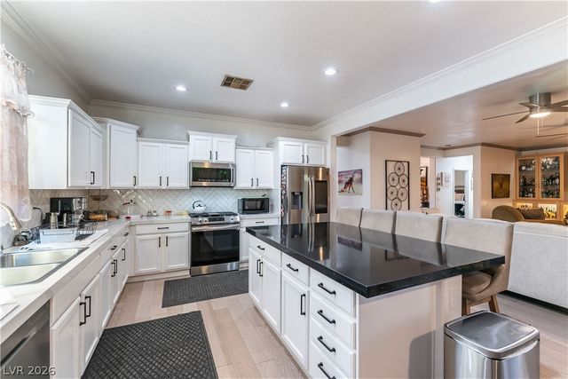 4064 Russian Rider Drive, Las Vegas, NV 89122