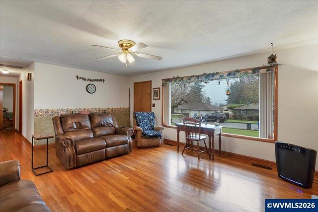 4239 Oakman St S, Salem, OR 97302