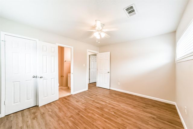 504 Avondale Lane, Friendswood, TX 77546