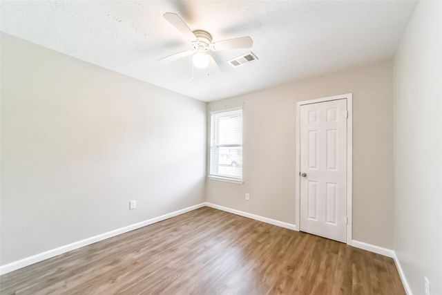 504 Avondale Lane, Friendswood, TX 77546