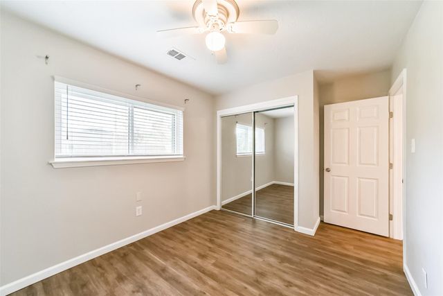 504 Avondale Lane, Friendswood, TX 77546