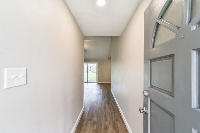 504 Avondale Lane, Friendswood, TX 77546