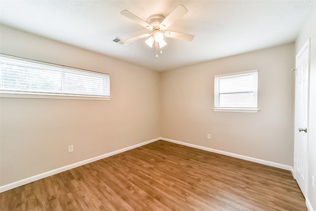 504 Avondale Lane, Friendswood, TX 77546