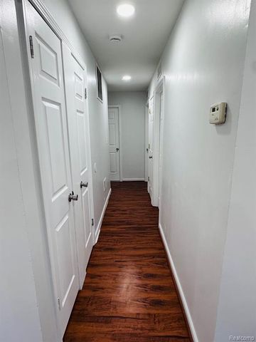 6784 Cooper Street, Taylor, MI 48180