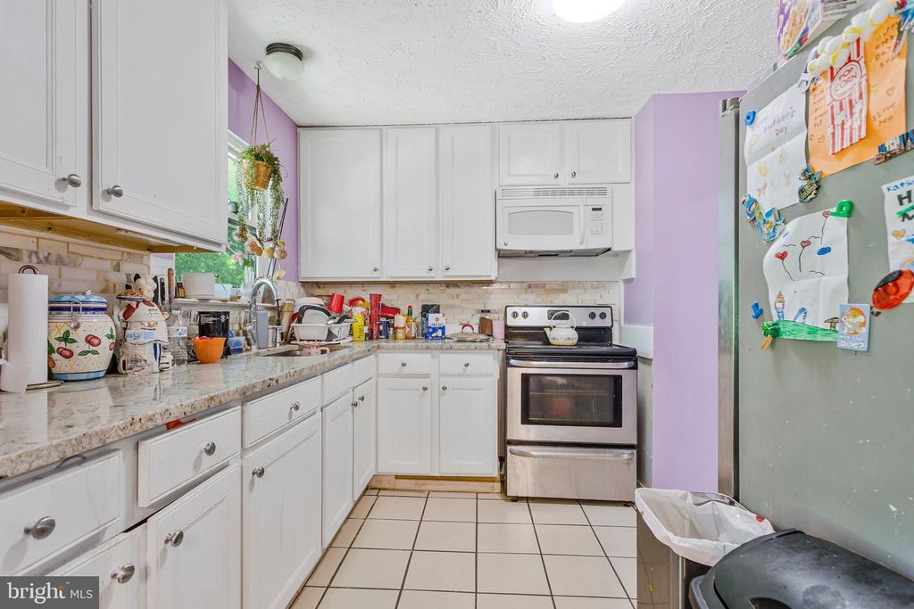 Image 11 of property listing at 808 NARROWLEAF DR, Upper Marlboro, MD 20774