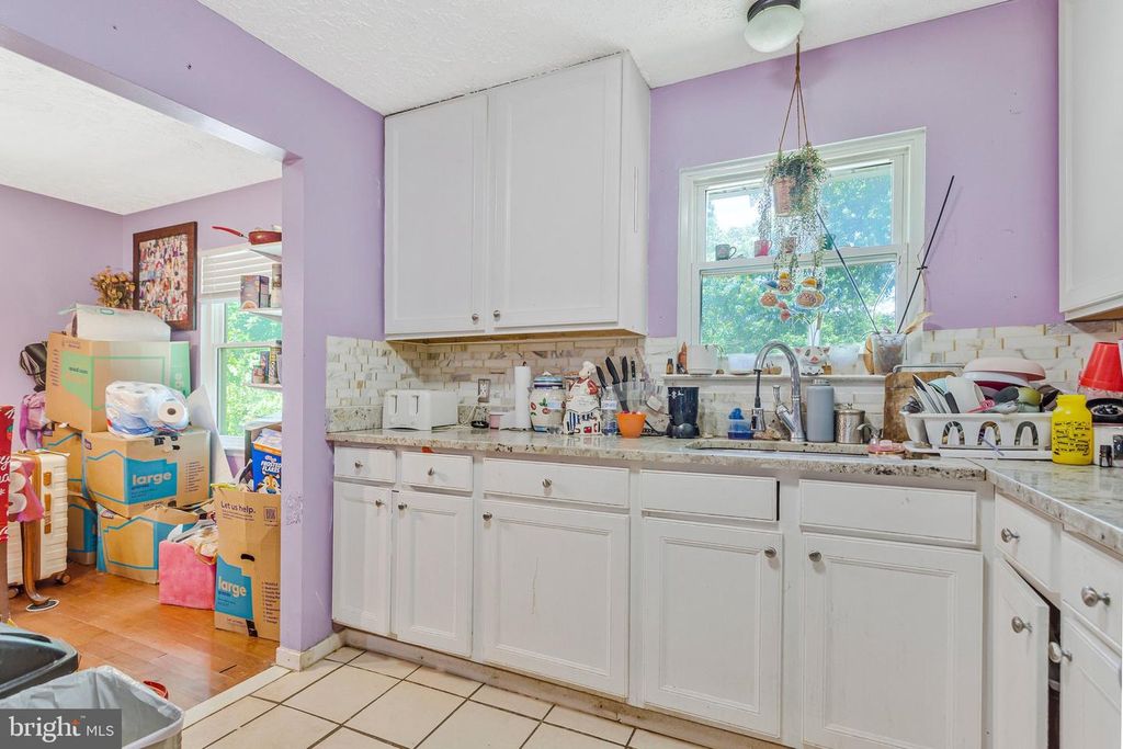 Image 14 of property listing at 808 NARROWLEAF DR, Upper Marlboro, MD 20774