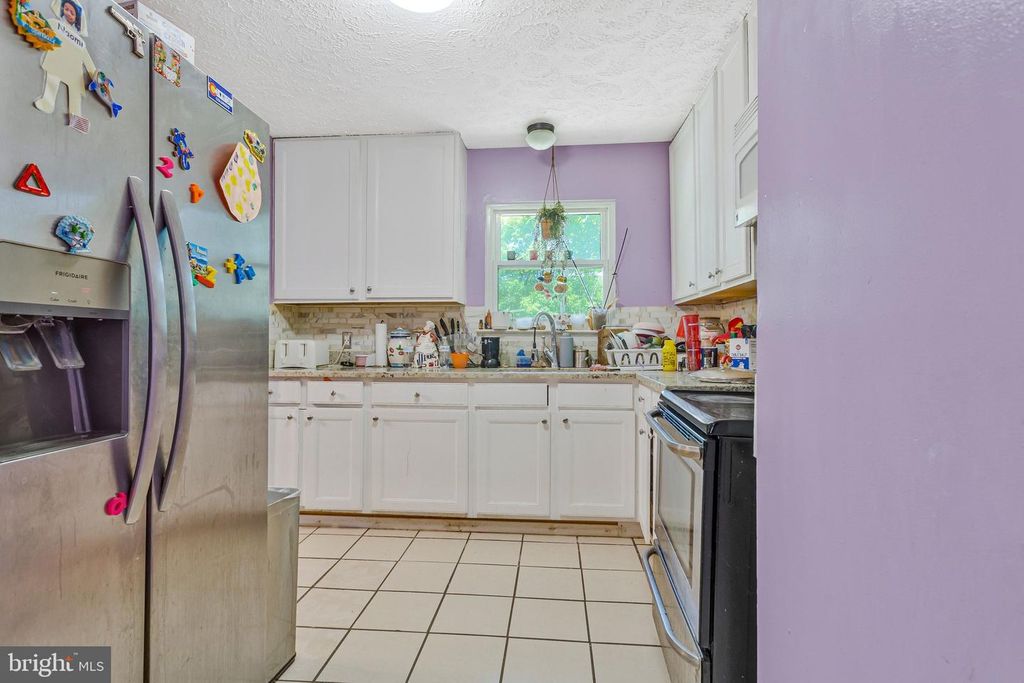 Image 15 of property listing at 808 NARROWLEAF DR, Upper Marlboro, MD 20774