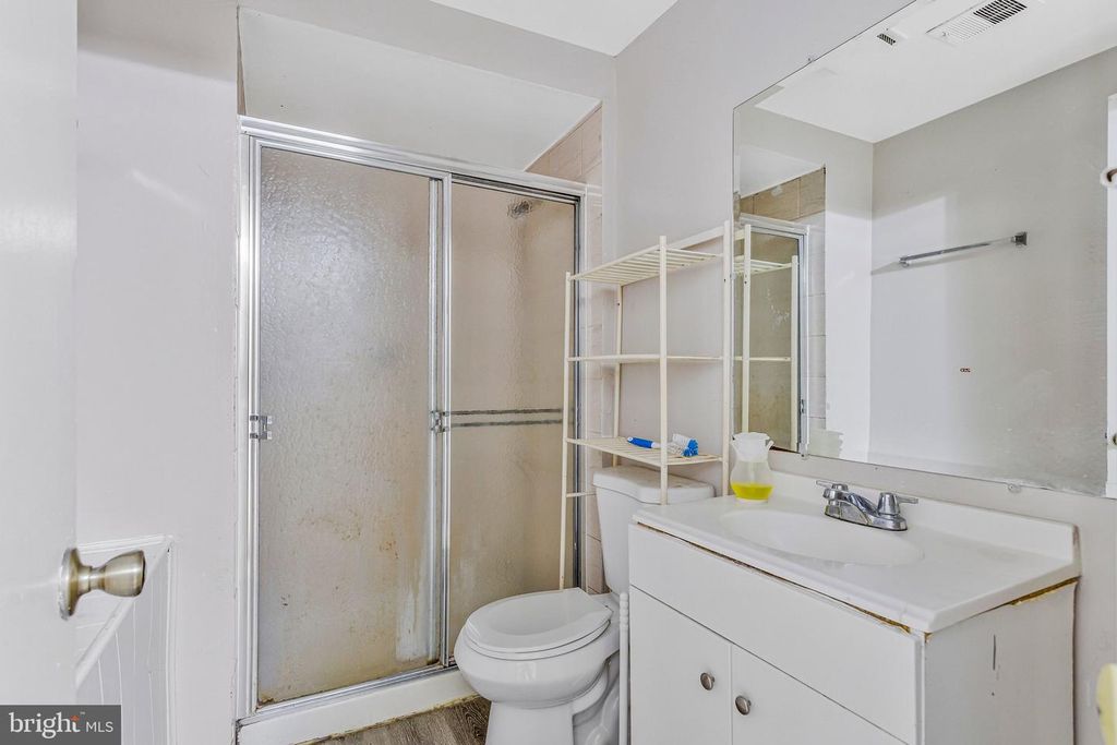 Image 21 of property listing at 808 NARROWLEAF DR, Upper Marlboro, MD 20774