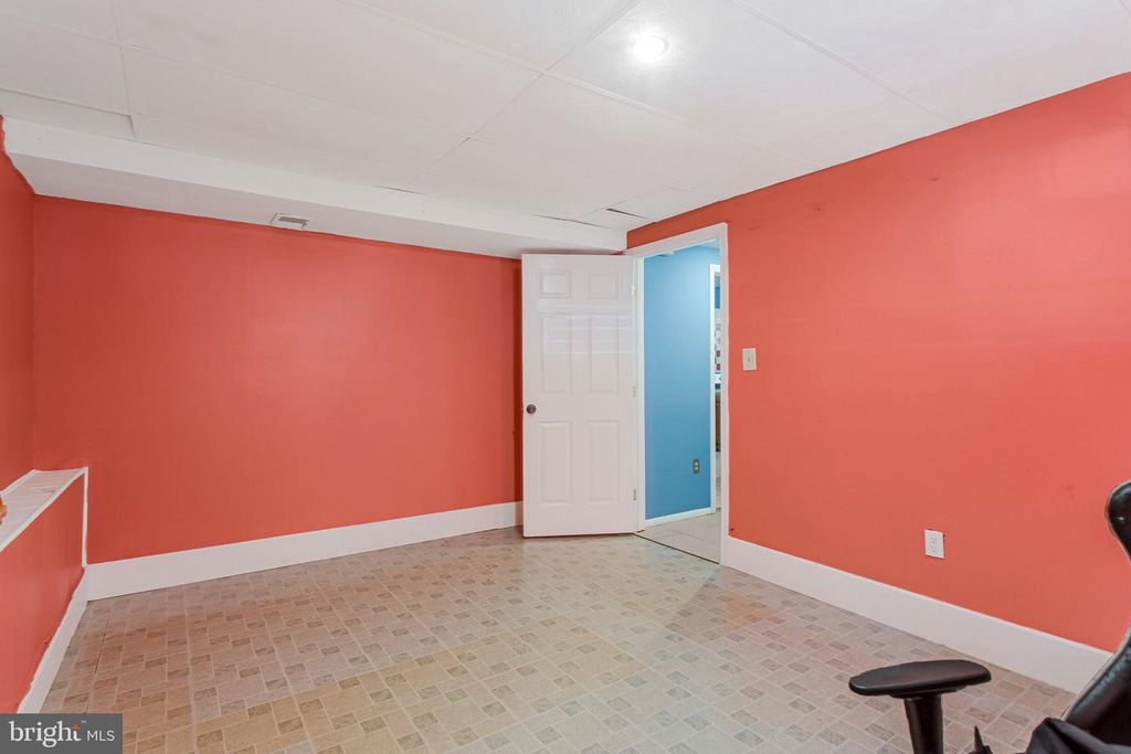 Image 27 of property listing at 808 NARROWLEAF DR, Upper Marlboro, MD 20774