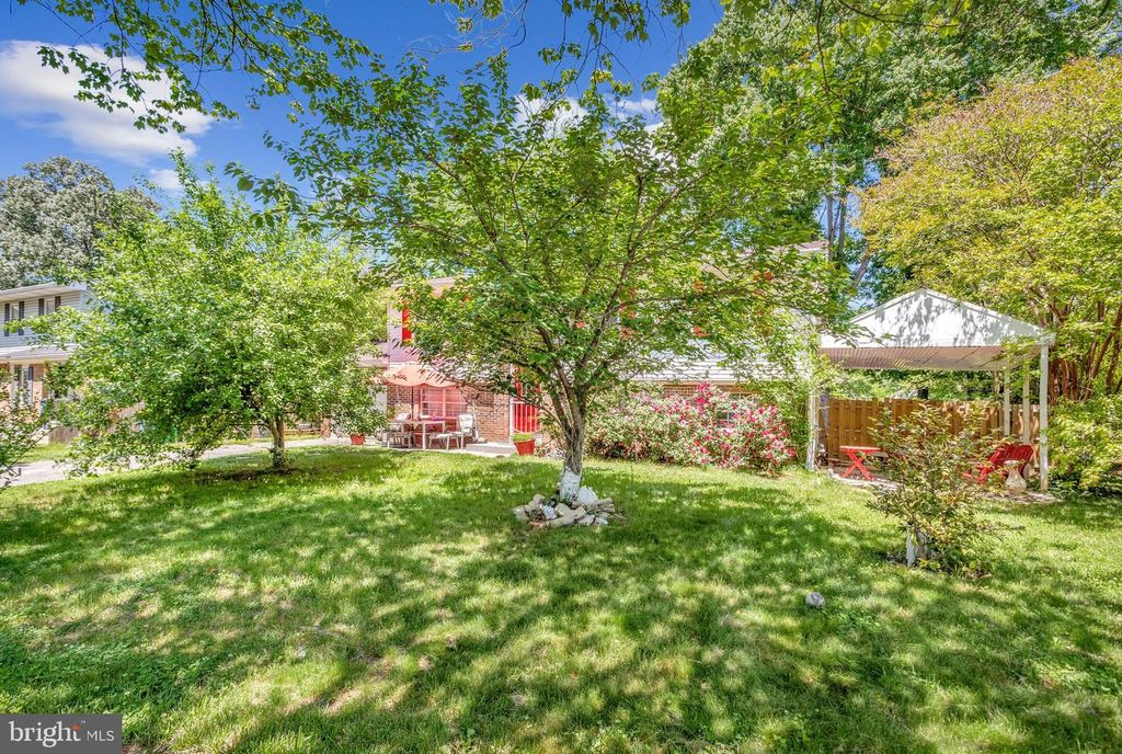 Image 35 of property listing at 808 NARROWLEAF DR, Upper Marlboro, MD 20774