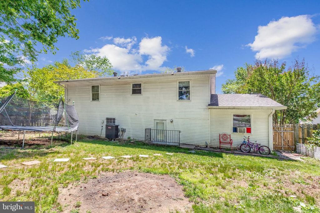 Image 37 of property listing at 808 NARROWLEAF DR, Upper Marlboro, MD 20774