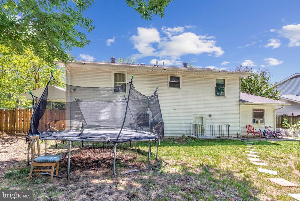 Image 38 of property listing at 808 NARROWLEAF DR, Upper Marlboro, MD 20774