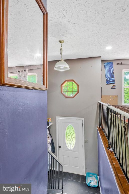 Image 6 of property listing at 808 NARROWLEAF DR, Upper Marlboro, MD 20774