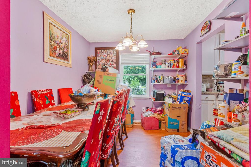 Image 9 of property listing at 808 NARROWLEAF DR, Upper Marlboro, MD 20774