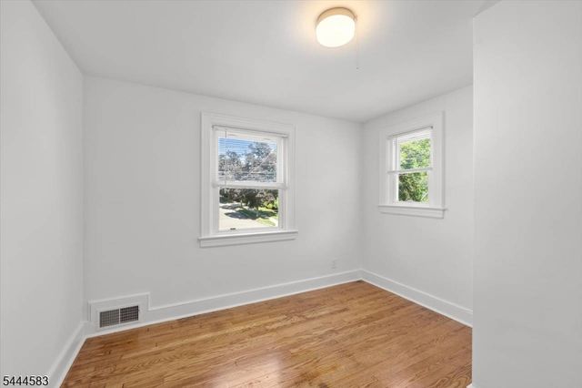 367 Essex Ave, Bloomfield Twp., NJ 07003