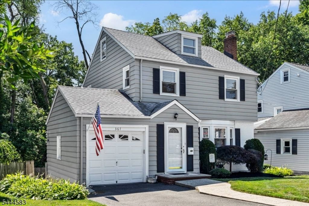 367 Essex Ave, Bloomfield Twp., NJ 07003